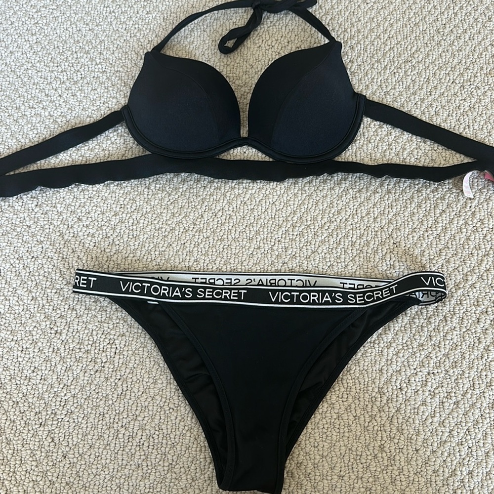 Victoria’s Secret push up top & cheeky bottom small, 34B. 2 piece bikini
